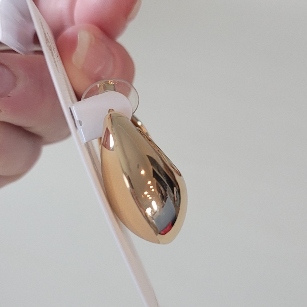🆕️ Nordstrom Panacea Tapered Hoop Earrings - Picture 5 of 8